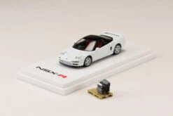 Hobby Japan 1:64 Honda NSX (NA1) Type-R 1992 In Championship White With Engine Display Model