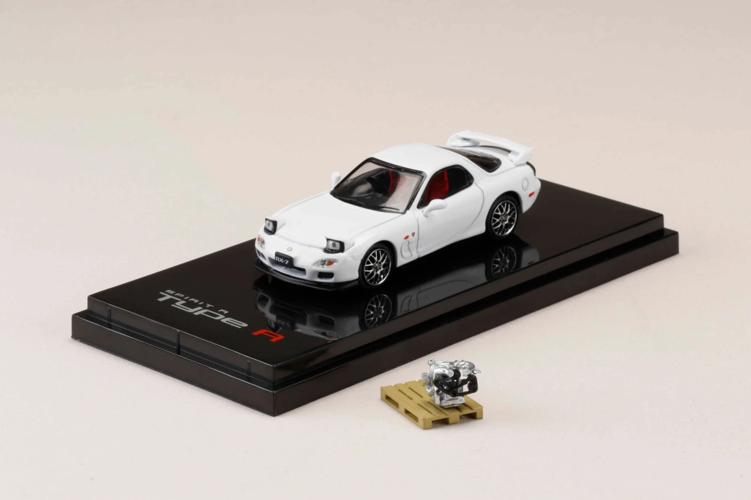 Hobby Japan 1:64 Mazda RX-7 (FD3S) Spirit-R Type In Pure White With Engine Display Model 1 Hobby Japan 1:64 Mazda RX-7 (FD3S) Spirit-R Type In Pure White With Engine Display Model