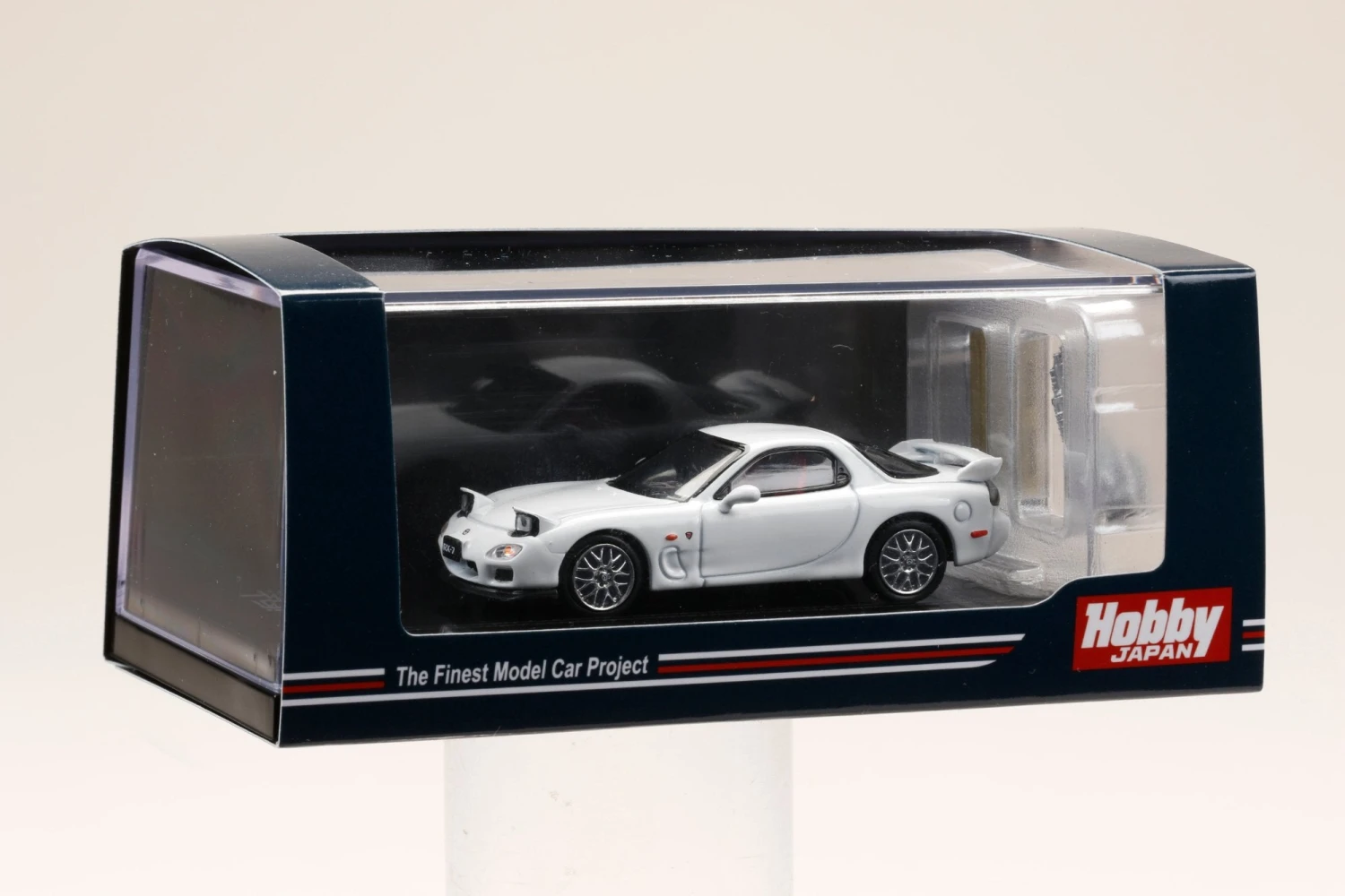 Hobby Japan 1:64 Mazda RX-7 (FD3S) Spirit-R Type In Pure White With Engine Display Model 4 Hobby Japan 1:64 Mazda RX-7 (FD3S) Spirit-R Type In Pure White With Engine Display Model - Image 4
