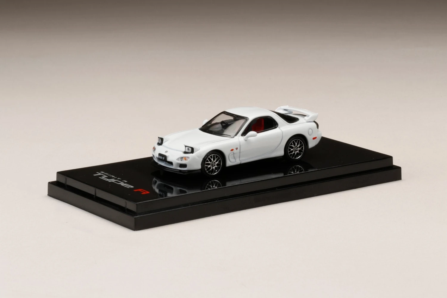 Hobby Japan 1:64 Mazda RX-7 (FD3S) Spirit-R Type In Pure White With Engine Display Model 2 Hobby Japan 1:64 Mazda RX-7 (FD3S) Spirit-R Type In Pure White With Engine Display Model - Image 2