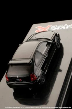 Hobby Japan 1:64 Honda Civic Type-R (EK9) Customized Version With Engine Display In Starlight Black Pearl -Horizone HJ642016EBK 04