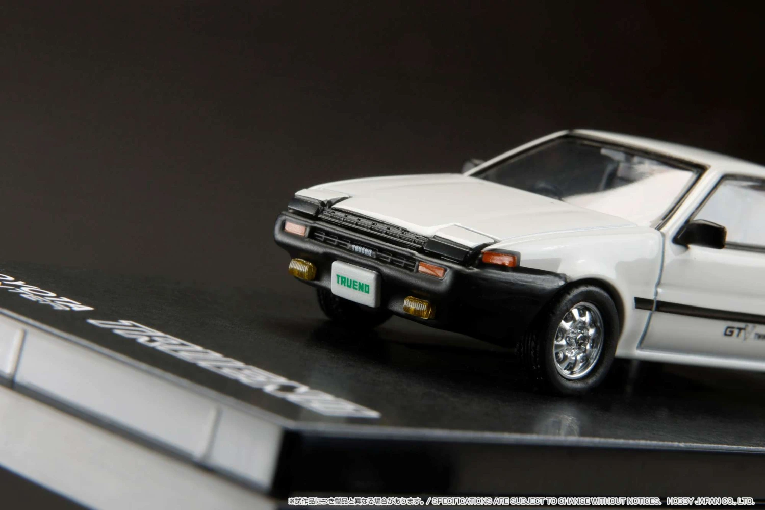 Hobby Japan 1:64 Toyota Sprinter Trueno GTV (AE86) In White With Engine Display Model 5 Hobby Japan 1:64 Toyota Sprinter Trueno GTV (AE86) In White With Engine Display Model - Image 5