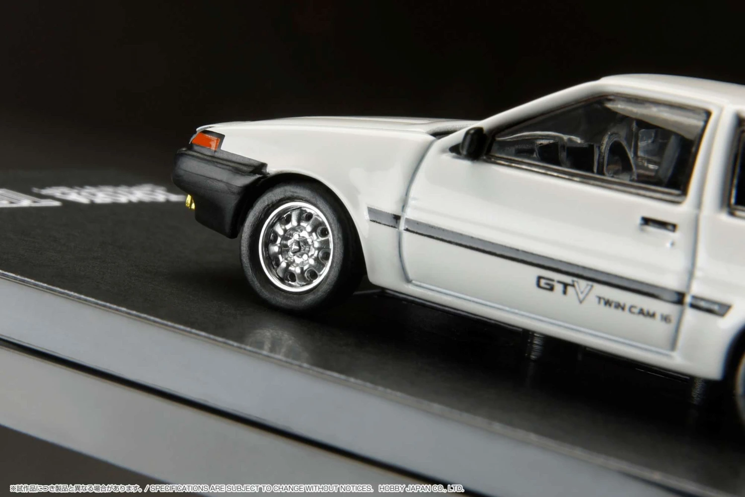 Hobby Japan 1:64 Toyota Sprinter Trueno GTV (AE86) In White With Engine Display Model 10 Hobby Japan 1:64 Toyota Sprinter Trueno GTV (AE86) In White With Engine Display Model - Image 10