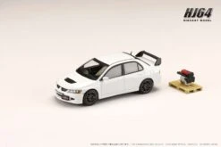 Hobby Japan 1:64 Mitsubishi Lancer EVO 8 MR GSR With Engine Display Model In Solid White