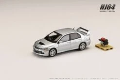 Hobby Japan 1:64 Mitsubishi Lancer EVO 9 GSR With Engine Display Model In Cool Silver Metallic