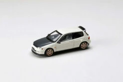 Hobby Japan 1:64 Honda Civic SiR-II (EG6) In Frost White With Carbon Bonnet