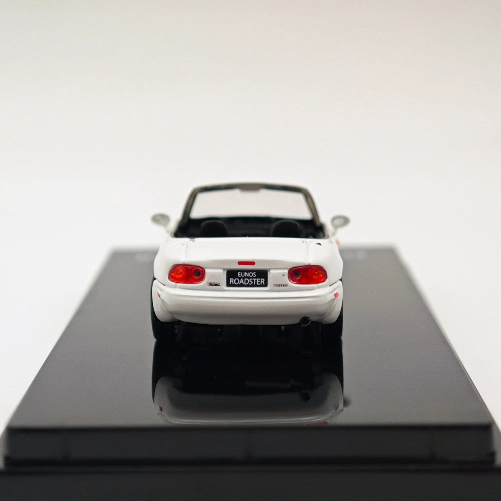 1/64 Hobby JAPAN Mazda EUNOS ROADSTER NA6CE WITH TONNEAU COVER White HJ642025AW Diecast Models Car Limited Collection Auto Toys Gift 3 1/64 Hobby JAPAN Mazda EUNOS ROADSTER NA6CE WITH TONNEAU COVER White HJ642025AW Diecast Models Car Limited Collection Auto Toys Gift - Image 3